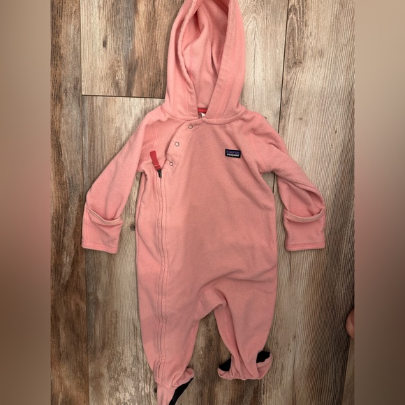 Patagonia Pink fleece bunting 6-12 months - Picture 1 of 3